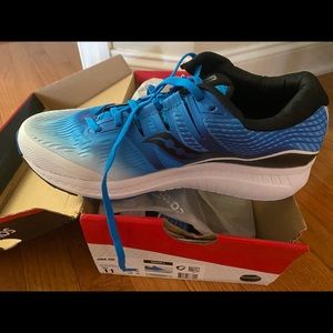 Saucony men’s Rise ISO size 11 Wide, never used
